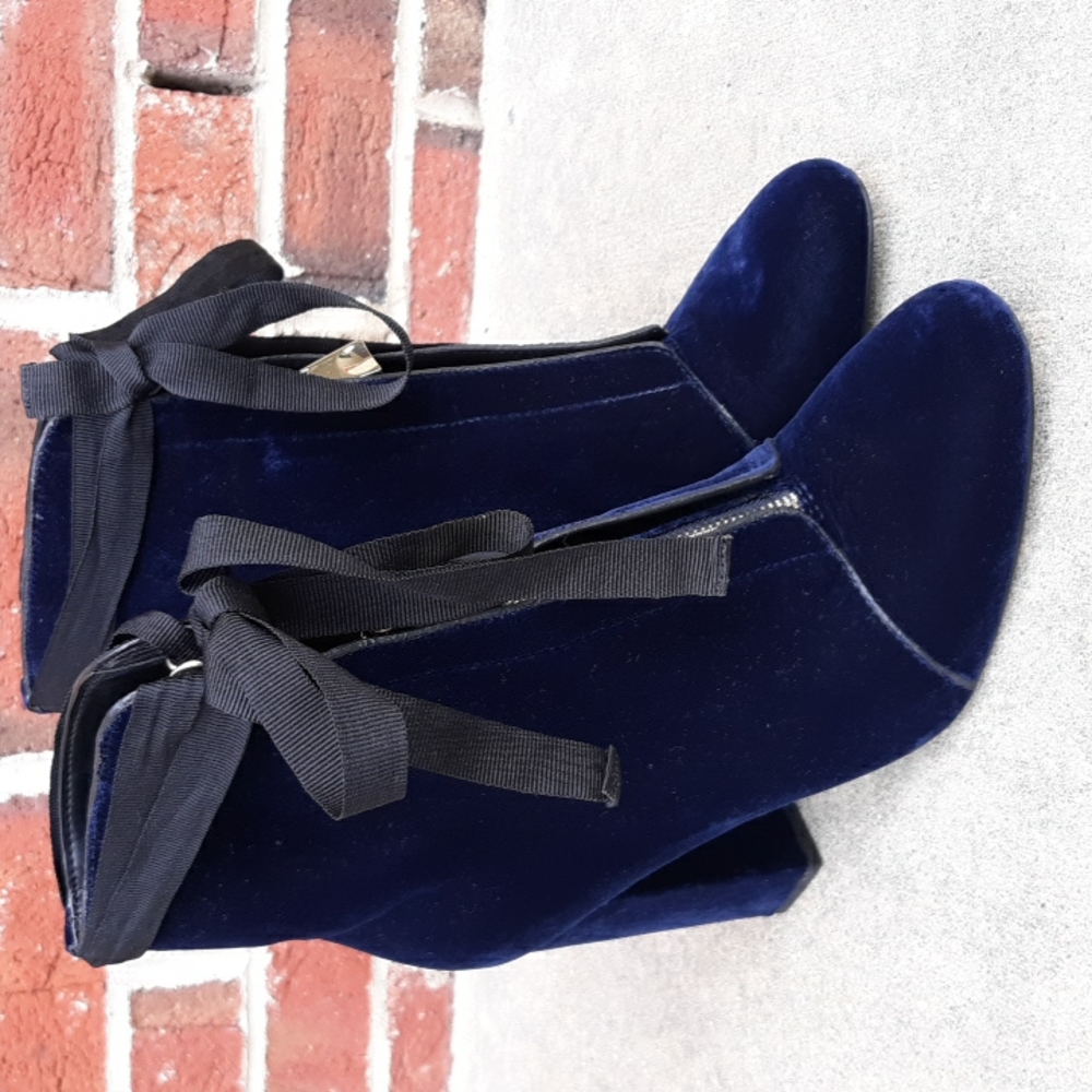 Zara Size 9 Blue Velvet-Like Front Zip Ribbon Tie Block Heeled Ankle Boots